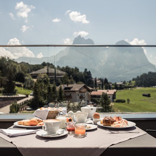 Wellnesshotel Alpenflora, Kastelruth, Seiser Alm, Dolomiten - Kulinarik und Weingenuss
