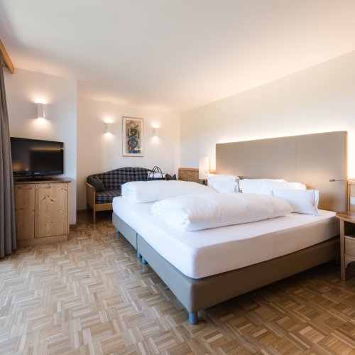 Wellnesshotel Alpenflora, Kastelruth, Seiser Alm, Dolomiten - Impressionen, Zimmer & Suiten